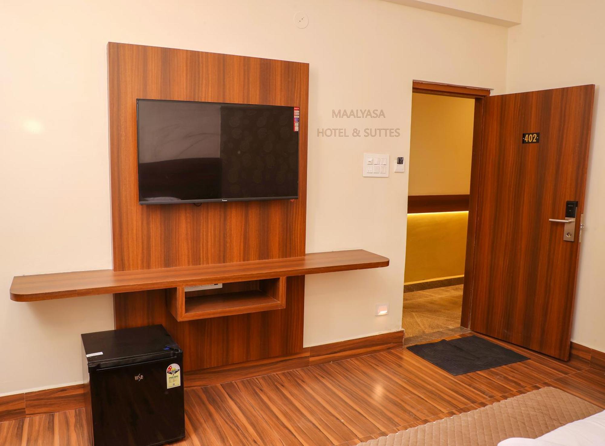 Maalyasa Hotel And Suites Hyderabad Eksteriør billede